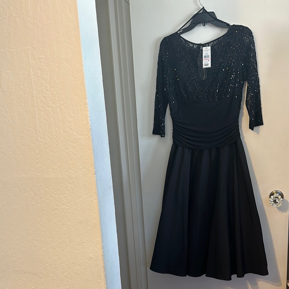 Jessica Howard NWT Elegant Black Sequin Dress, size 10
